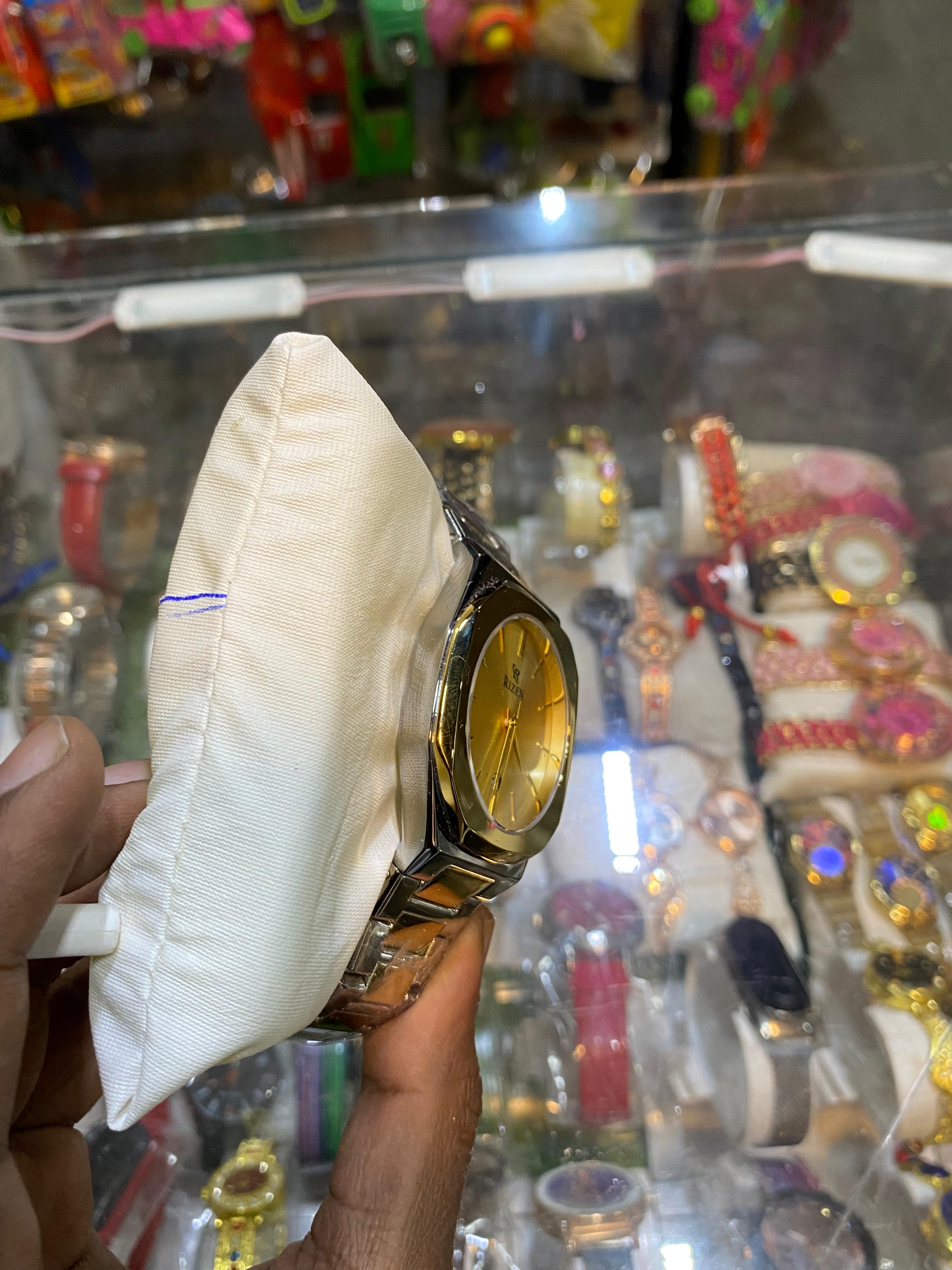 Gilded Horizon Premium Analog Watch